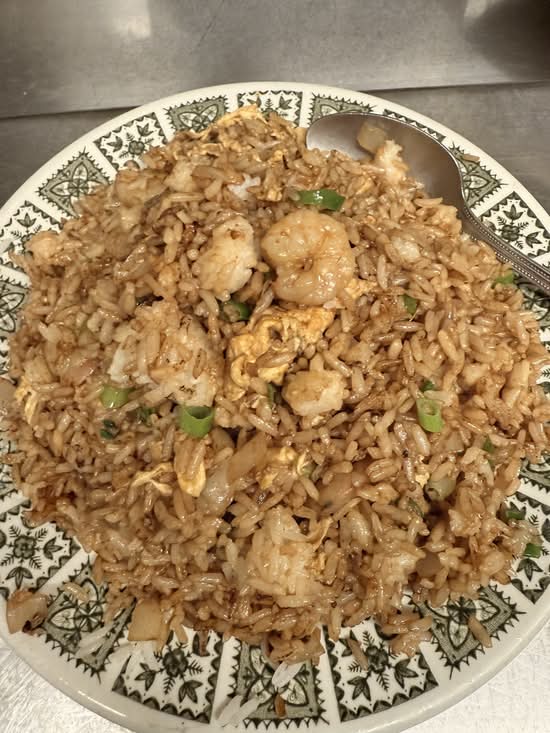 Riz frit aux crevettes / Shrimp Fried Rice 虾炒饭